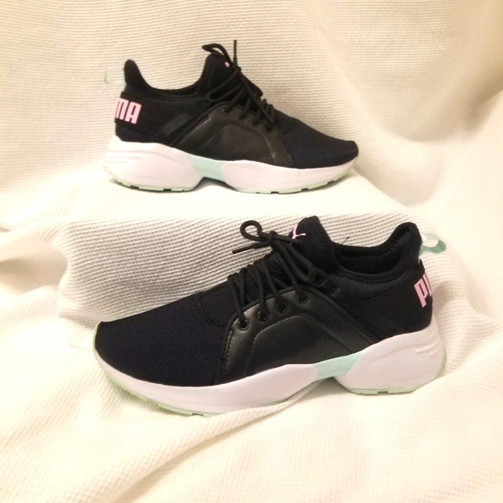 Puma Sneakers